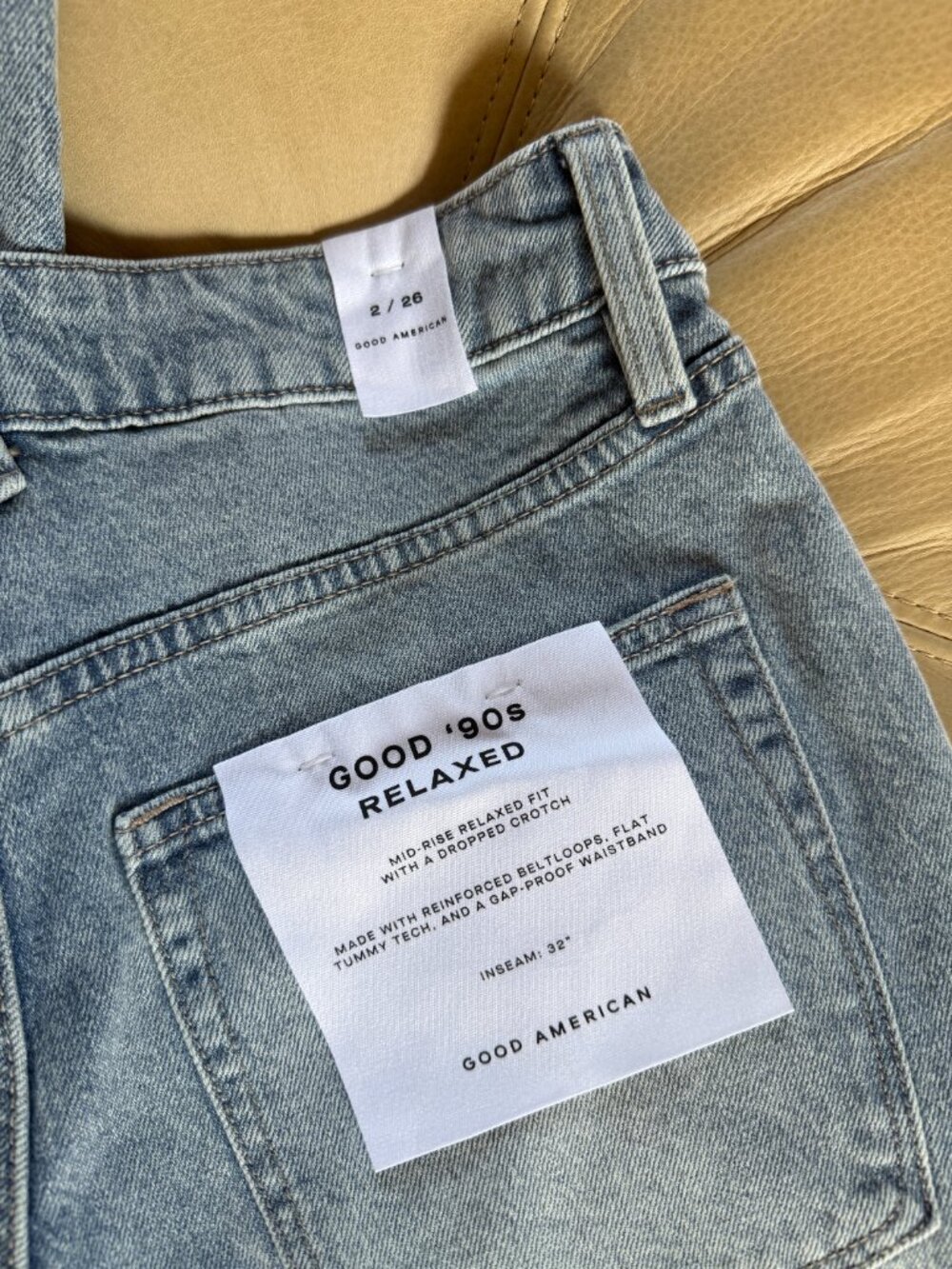 Good American Good 90s Relaxed Jeans - Picture 7 of 8